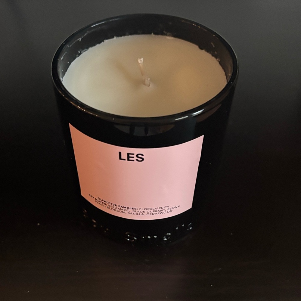 Boy Smells Pink LES Candle With Box - Picture 3 of 3